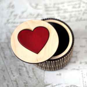 Small wooden trinket box with heart lid made using a living hinge. Use for keepsakes and treasures, a lovely Valentine or anniversary gift