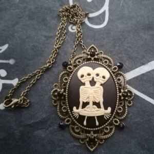 Conjoined twin cameo necklace